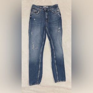 Dark blue Zara jeans in size 04